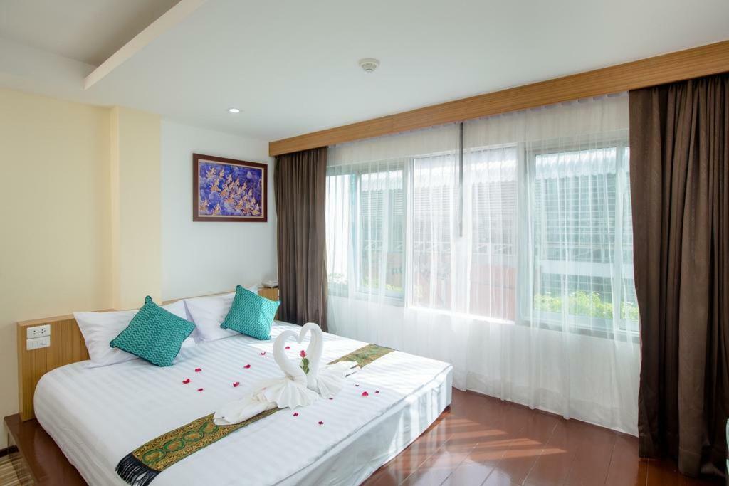 Landmark Patong Hotel Exterior foto
